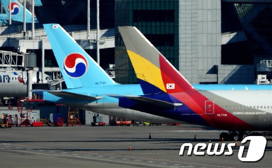 사진은 인천국제공항의 아시아나 항공기 모습. 뉴스1