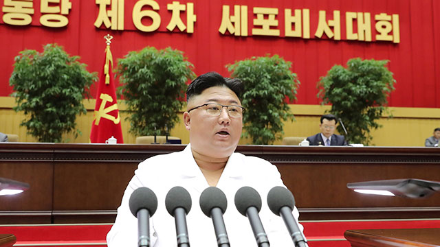 6일 북한 수도 평양에서 개최된 세포비서대회에서 김정은 노동당 총비서가 개회사를 하고 있다.ⒸKBS