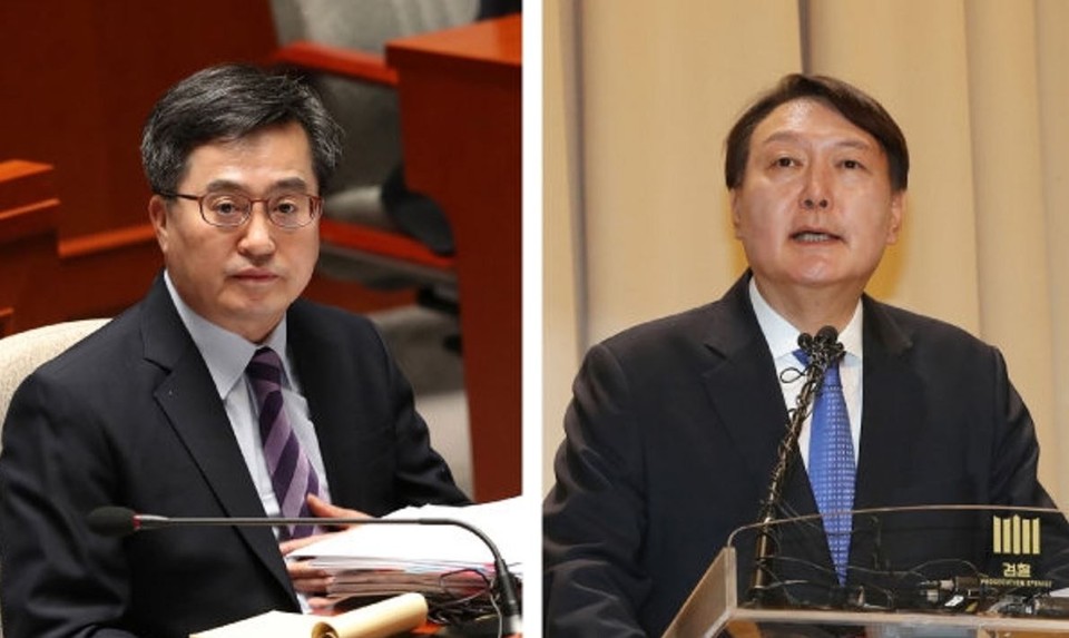 김동연 전 경제부총리(왼쪽)와 윤석열 전 검찰총장
