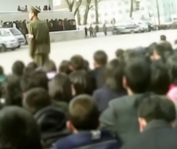 북한의 공개재판 장면