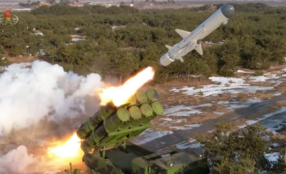 북한, 신형 지대함 미사일 '바다수리-6형' 발사(조선중앙TV 갈무리)